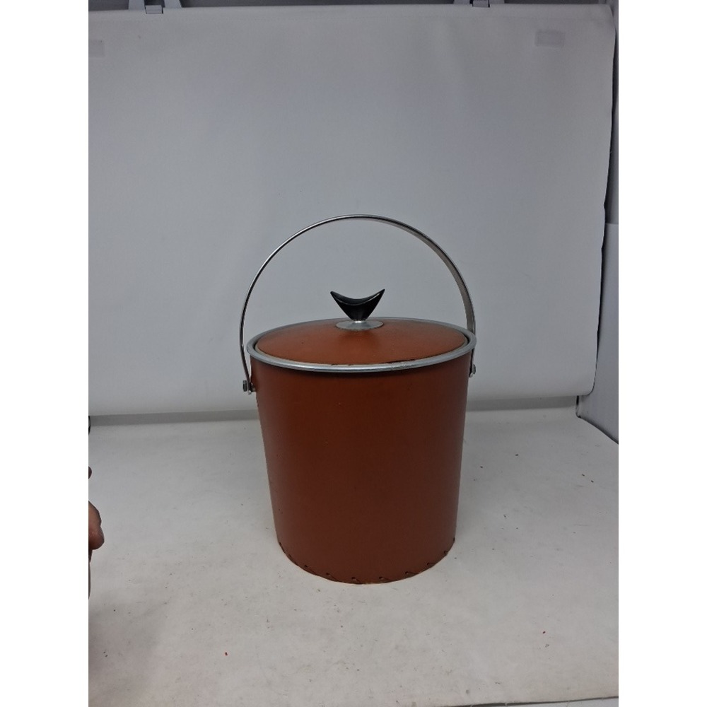 Vintage Regal Ware Mid Century Modern Brown Vinyl Aluminum Ice Bucket. P